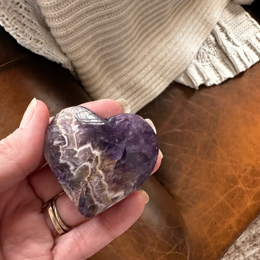 Amethyst natural stone Purple Heart-Shaped Stone